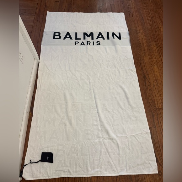 Balmain Other - BALMAIN**White and Black Large Towel****$485